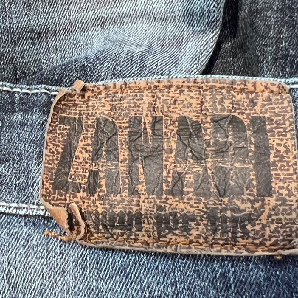 Zanadi Distressed Jewel Embellished Cross Distressed Jeans Size 22 - Picture 8 of 12
